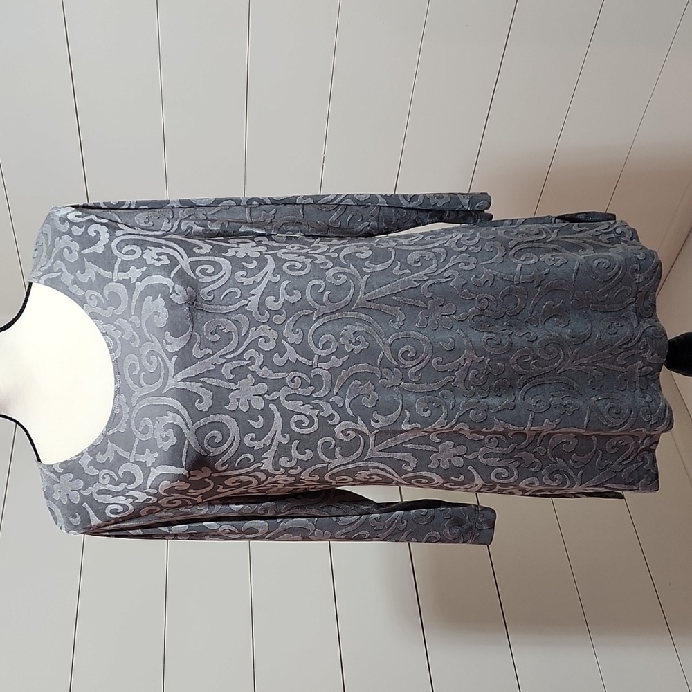 Chico's Traveler's Crew Neck Sliver Swirl Textured Print 3/4 Sleeve  size 1